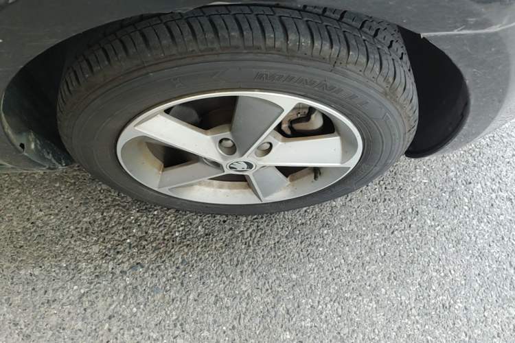 Used Skoda Octavia 2016 1.6L Manual Trend Edition Right Front Wheel Hub