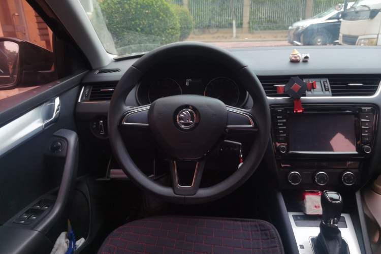 Used Skoda Octavia 2016 1.6L Automatic Chuanxing Edition Steering Wheel