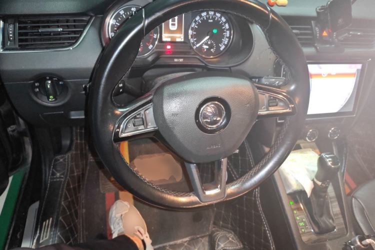 Used Skoda Octavia 2016 1.6L Automatic Smart Drive Edition Steering Wheel