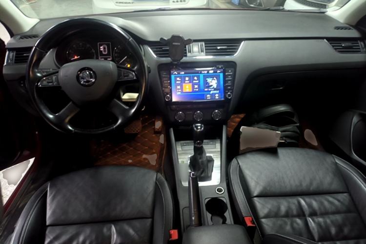 Used Skoda Octavia 2016 TSI280 DSG Smart Drive Edition Center Console