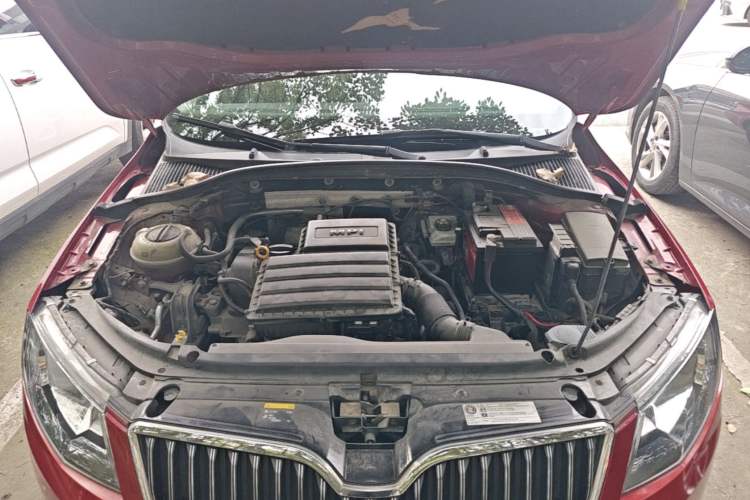 Used Skoda Octavia 2016 1.6L Automatic Smart Drive Edition Engine Bay