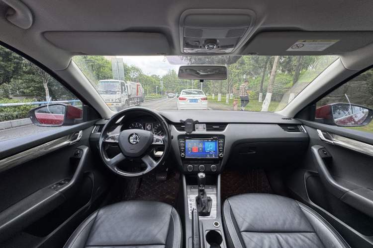 Used Skoda Octavia 2016 TSI280 DSG Smart Drive Edition Interior 2