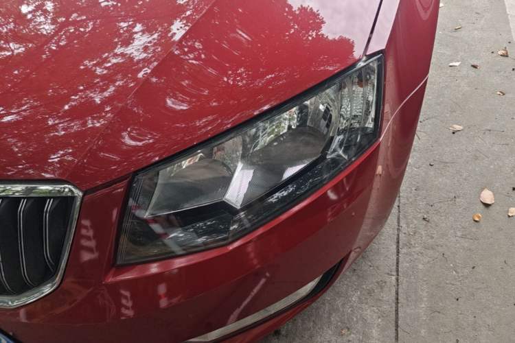 Used Skoda Octavia 2016 1.6L Automatic Smart Drive Edition Left Front Headlight