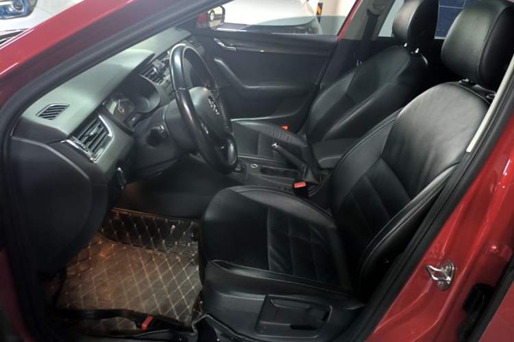 Used Skoda Octavia 2016 TSI280 DSG Smart Drive Edition Left Front Seat