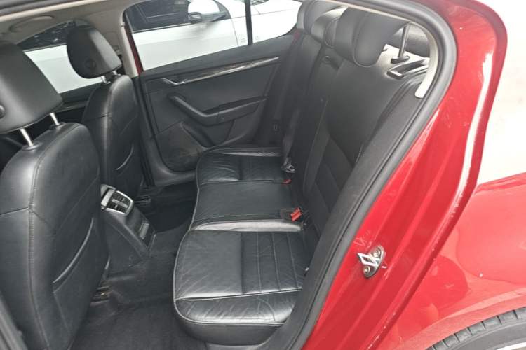 Used Skoda Octavia 2016 1.6L Automatic Smart Drive Edition Left Rear Seat