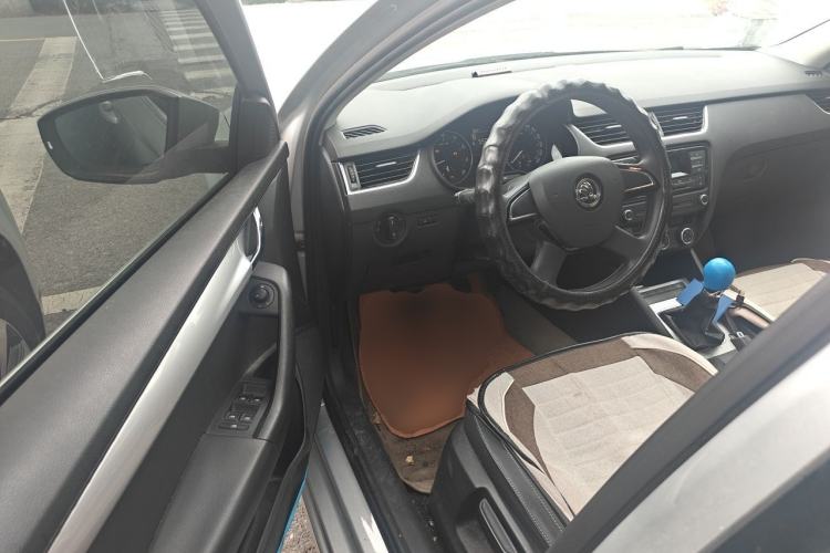 Used Skoda Octavia 2016 1.6L Manual Trend Edition Driver Seat