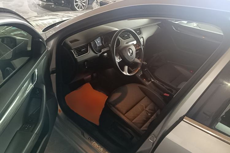Used Skoda Octavia 2016 TSI280 DSG Smart Drive Edition Driver Seat
