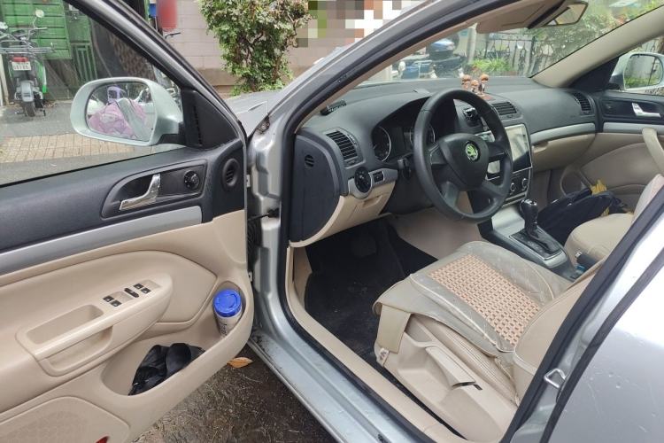 Used Skoda Octavia 2016 1.6L Automatic Smart Drive Edition Driver Seat