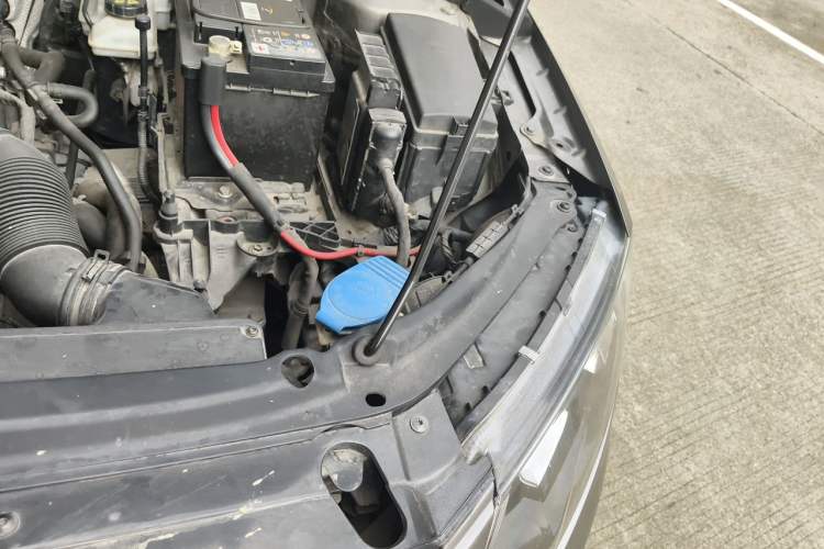 Used Skoda Octavia 2016 1.6L Automatic Smart Drive Edition Engine Bay Left