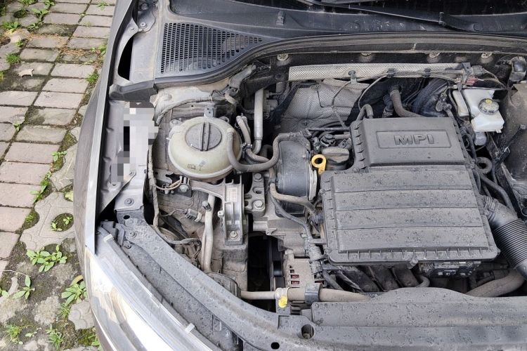 Used Skoda Octavia 2016 1.6L Automatic Smart Drive Edition Engine Bay Right