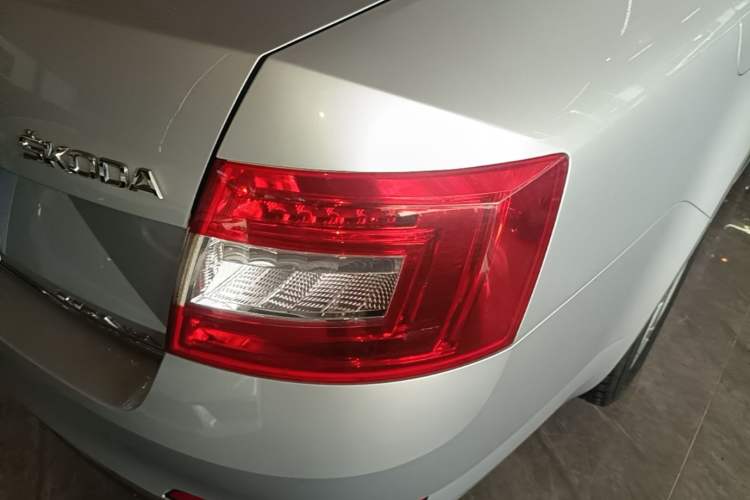 Used Skoda Octavia 2016 TSI280 DSG Smart Drive Edition Exterior 3