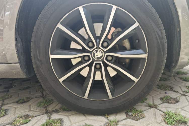 Used Skoda Octavia 2016 1.6L Automatic Smart Drive Edition Exterior 7