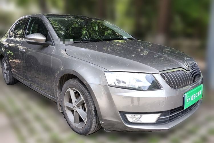 Used Skoda Octavia 2016 1.6L Automatic Smart Drive Edition Front Right 45 Deg
