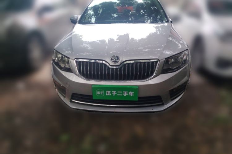 Used Skoda Octavia 2016 1.6L Manual Front-Wheel-Drive Version Front