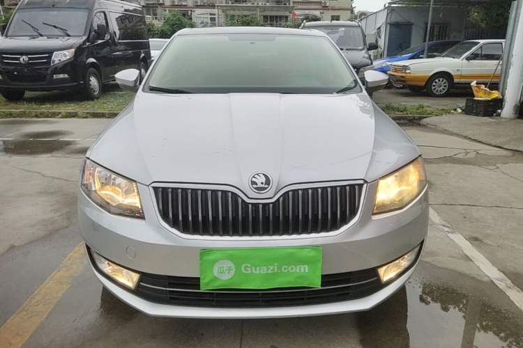 Used Skoda Octavia 2016 1.6L Automatic Smart Drive Edition Front