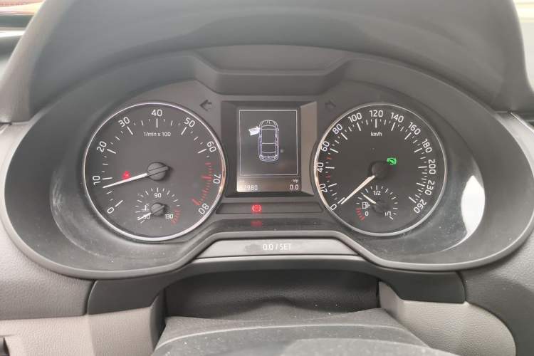 Used Skoda Octavia 2016 1.6L Automatic Smart Drive Edition Instrument Cluster