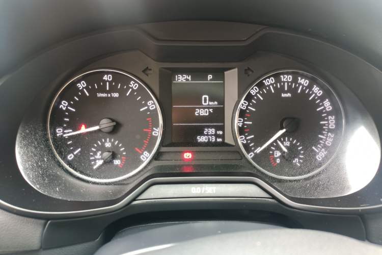 Used Skoda Octavia 2016 1.6L Automatic Chuanxing Edition Instrument Cluster