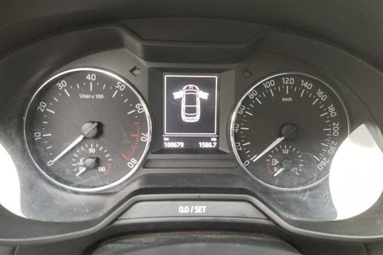 Used Skoda Octavia 2016 1.6L Automatic Smart Drive Edition Instrument Cluster