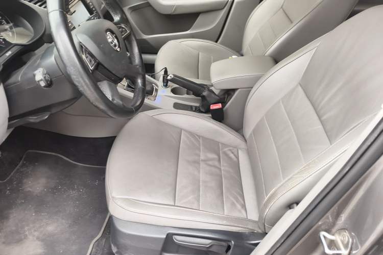 Used Skoda Octavia 2016 1.6L Automatic Smart Drive Edition Left Front Seat