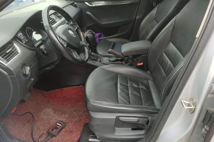 Used Skoda Octavia 2016 1.6L Automatic Smart Drive Edition Left Front Seat