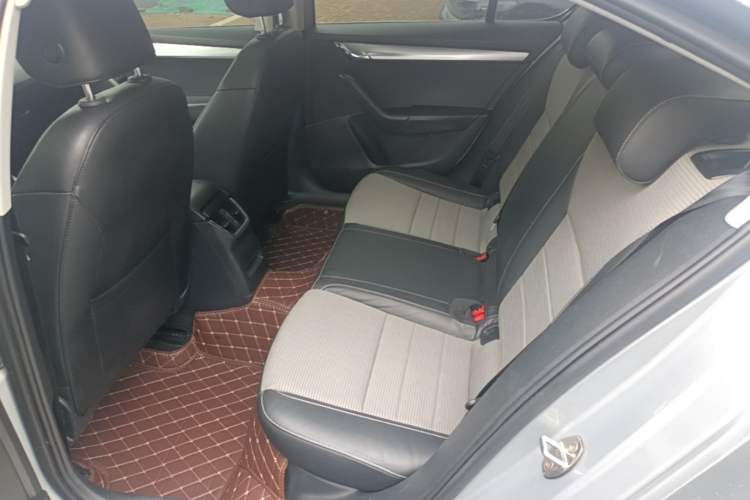 Used Skoda Octavia 2016 1.6L Automatic Chuanxing Edition Left Rear Seat