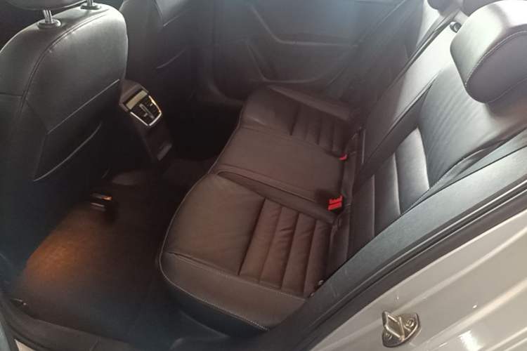 Used Skoda Octavia 2016 TSI280 DSG Smart Drive Edition Left Rear Seat
