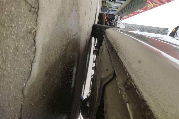 Used Skoda Octavia 2016 1.6L Automatic Smart Drive Edition Left Side Sill