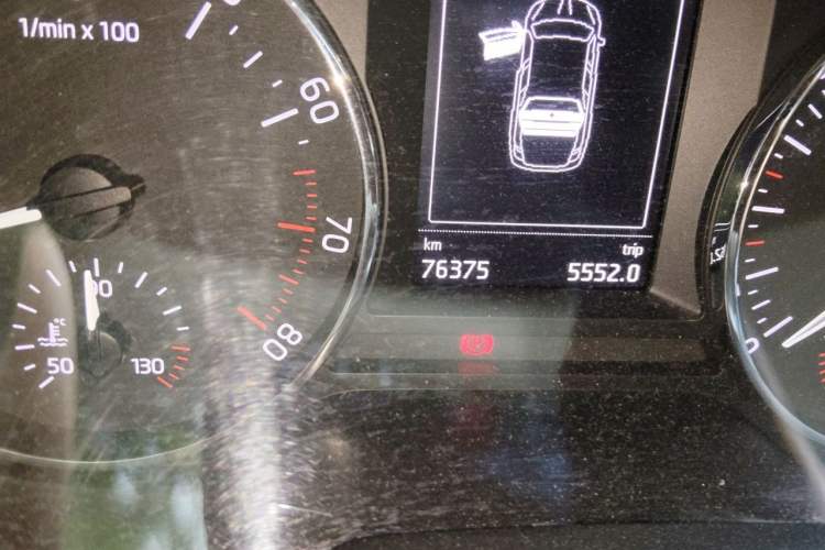 Used Skoda Octavia 2016 1.6L Automatic Smart Drive Edition Odometer Close Up