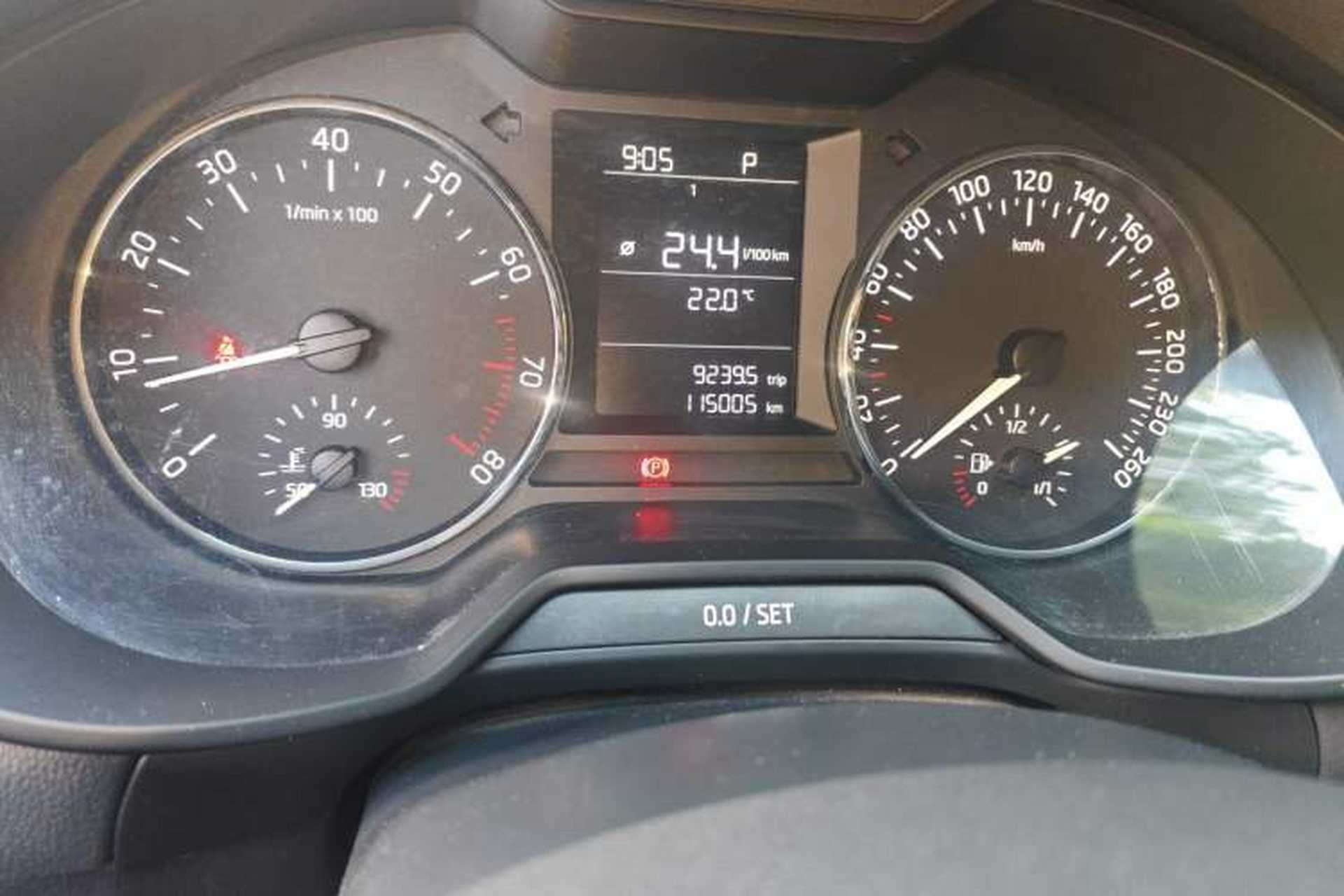 Used Skoda Octavia 2016 1.6L Automatic Chuanxing Edition Odometer Close Up