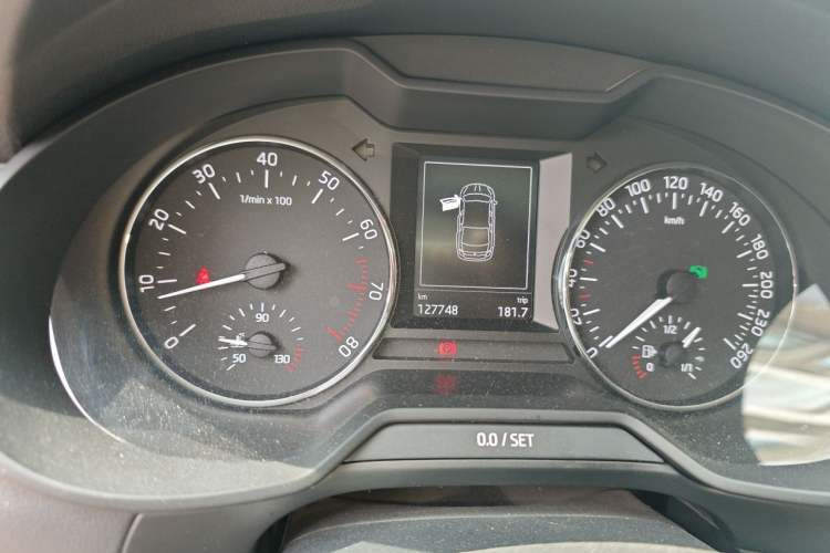 Used Skoda Octavia 2016 1.6L Automatic Smart Drive Edition Odometer Close Up