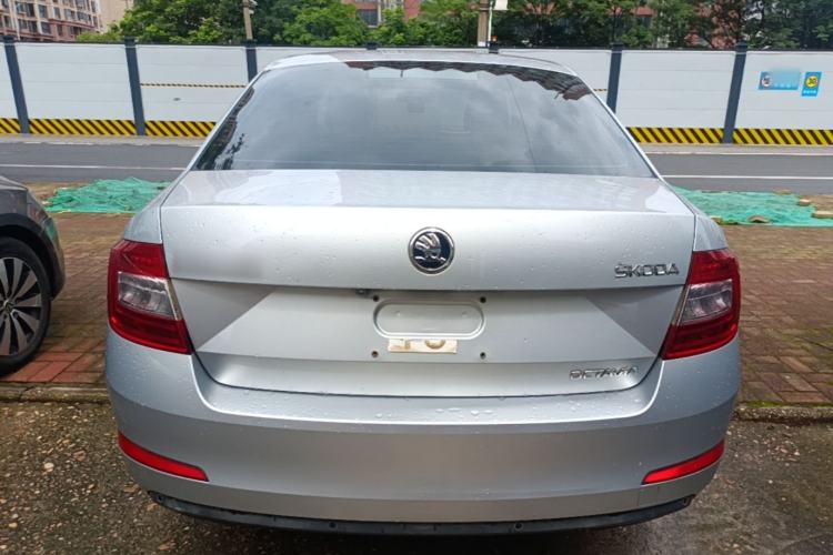 Used Skoda Octavia 2016 1.6L Automatic Chuanxing Edition Rear