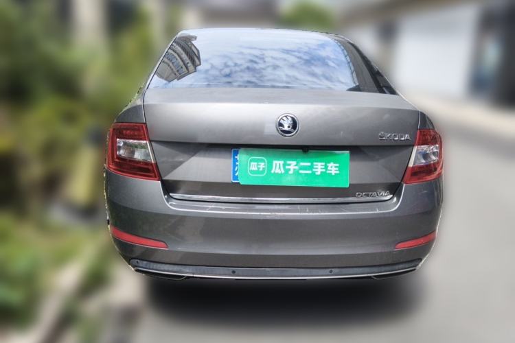 Used Skoda Octavia 2016 1.6L Manual Smart Drive Version Rear
