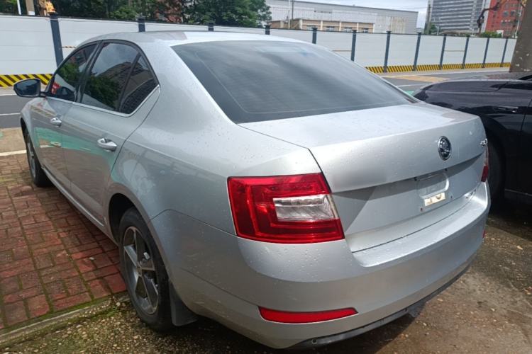 Used Skoda Octavia 2016 1.6L Automatic Chuanxing Edition Rear Left 45 Deg