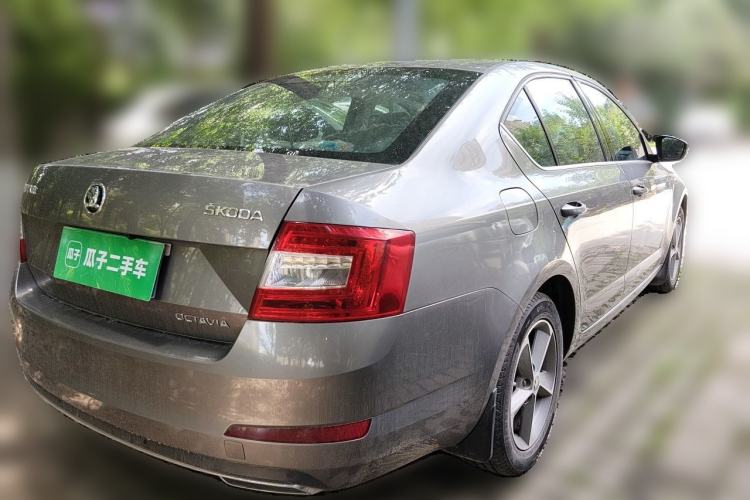 Used Skoda Octavia 2016 1.6L Automatic Smart Drive Edition Rear Right 45 Deg