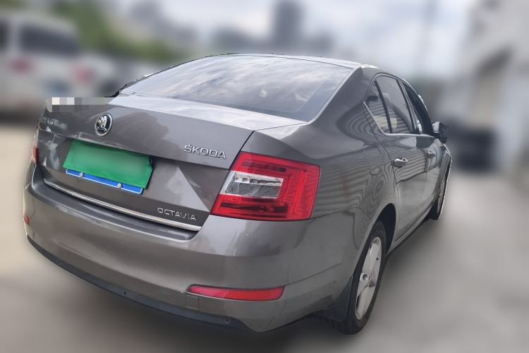Used Skoda Octavia 2016 1.6L Automatic Smart Drive Edition Rear Right 45 Deg