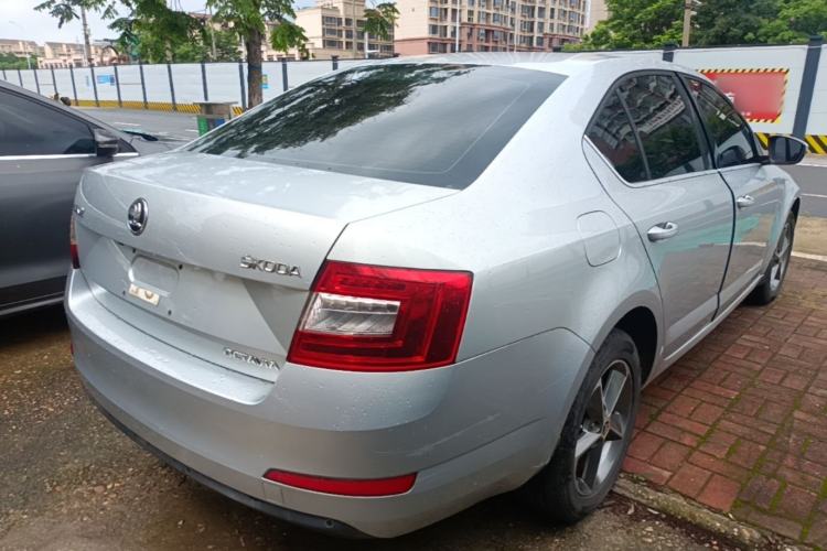 Used Skoda Octavia 2016 1.6L Automatic Chuanxing Edition Rear Right 45 Deg