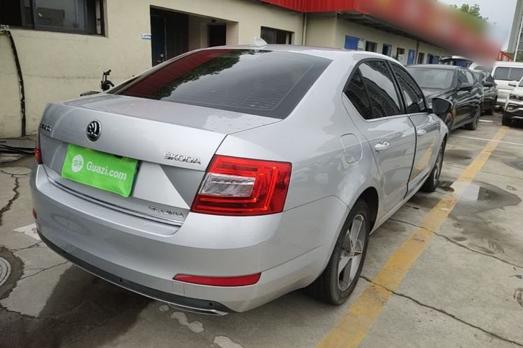Used Skoda Octavia 2016 1.6L Automatic Smart Drive Edition Rear Right 45 Deg