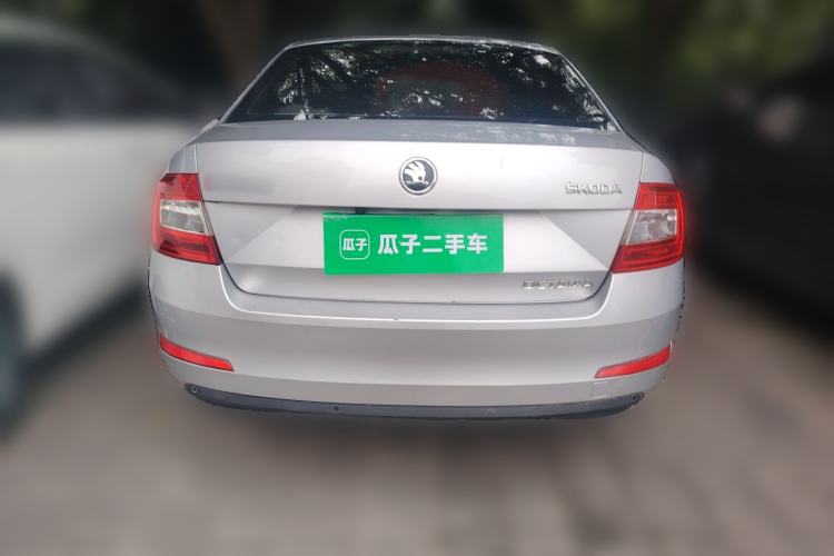 Used Skoda Octavia 2016 1.6L Manual Front-Wheel-Drive Version Rear