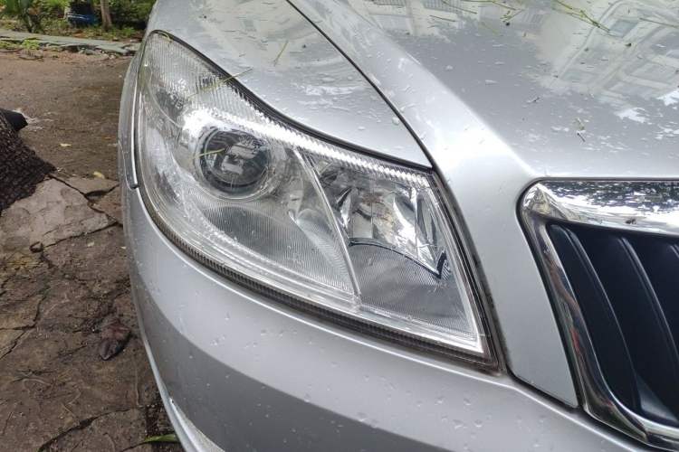 Used Skoda Octavia 2016 1.6L Automatic Smart Drive Edition Right Front Headlight
