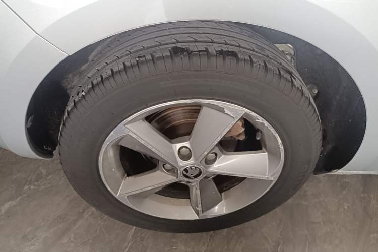 Used Skoda Octavia 2016 TSI280 DSG Smart Drive Edition Right Rear Wheel Hub