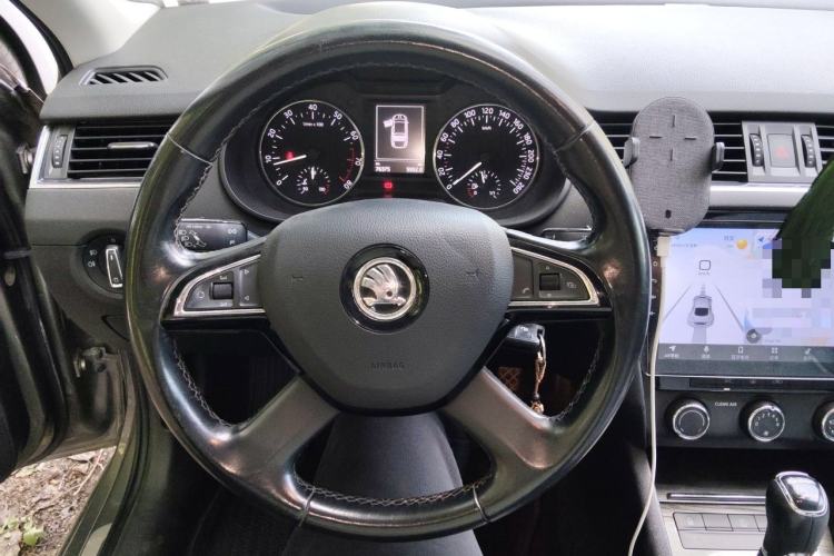 Used Skoda Octavia 2016 1.6L Automatic Smart Drive Edition Steering Wheel