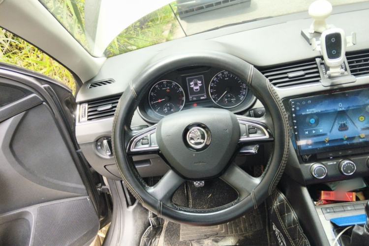 Used Skoda Octavia 2016 1.6L Manual Smart Drive Version Steering Wheel