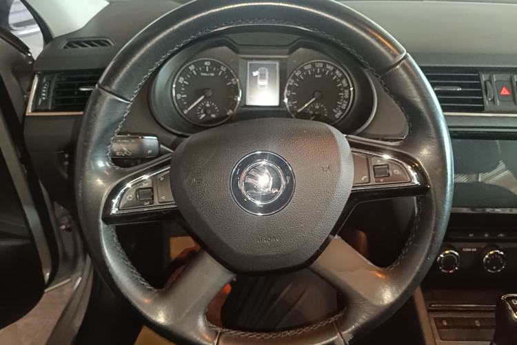 Used Skoda Octavia 2016 TSI280 DSG Smart Drive Edition Steering Wheel