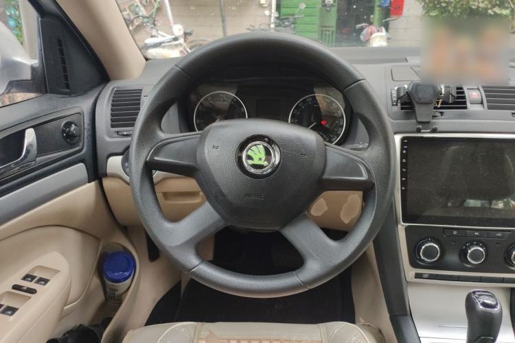 Used Skoda Octavia 2016 1.6L Automatic Smart Drive Edition Steering Wheel