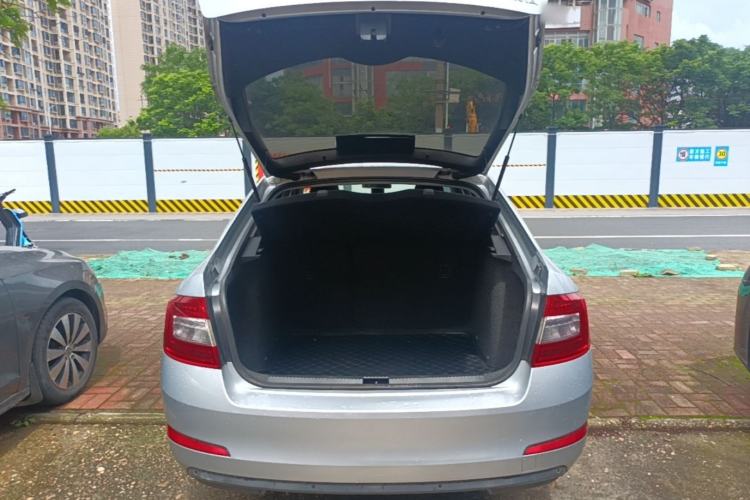 Used Skoda Octavia 2016 1.6L Automatic Chuanxing Edition Trunk