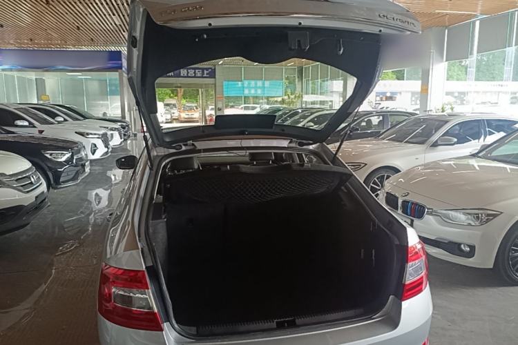 Used Skoda Octavia 2016 TSI280 DSG Smart Drive Edition Trunk