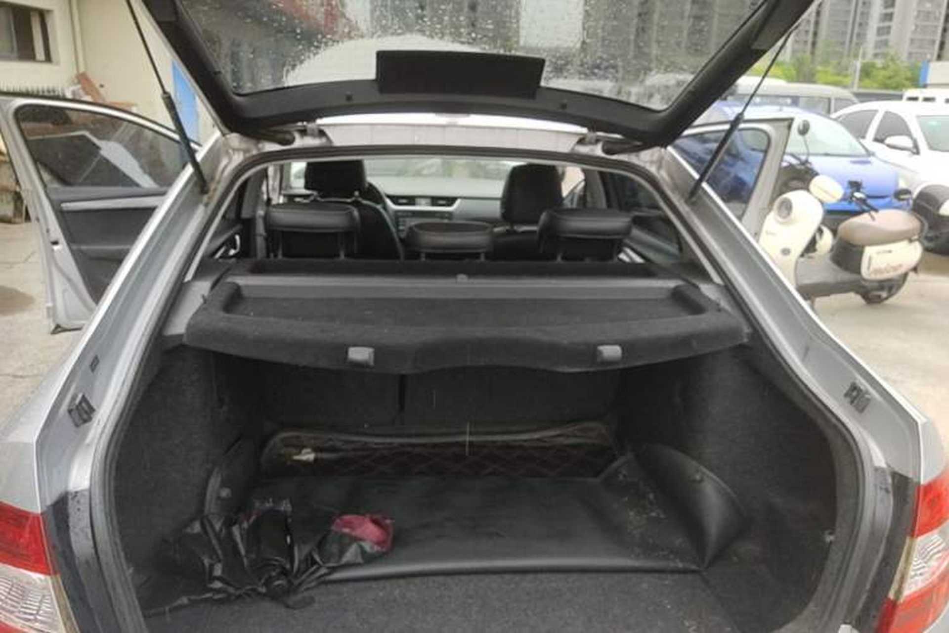 Used Skoda Octavia 2016 1.6L Automatic Smart Drive Edition Trunk