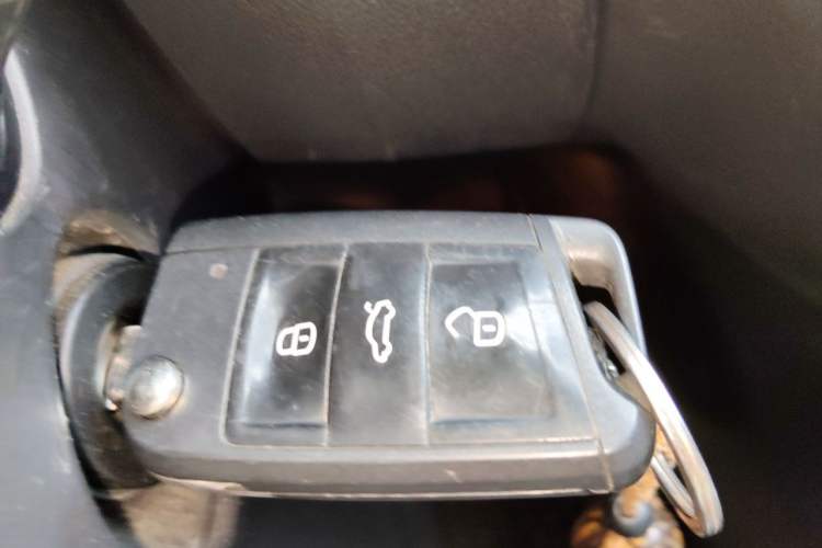 Used Skoda Octavia 2016 1.6L Automatic Smart Drive Edition Vehicle Key