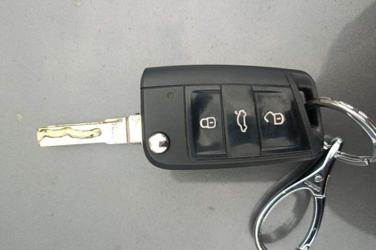 Used Skoda Octavia 2016 1.6L Automatic Chuanxing Edition Vehicle Key
