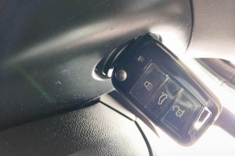 Used Skoda Octavia 2016 1.6L Manual Smart Drive Version Vehicle Key